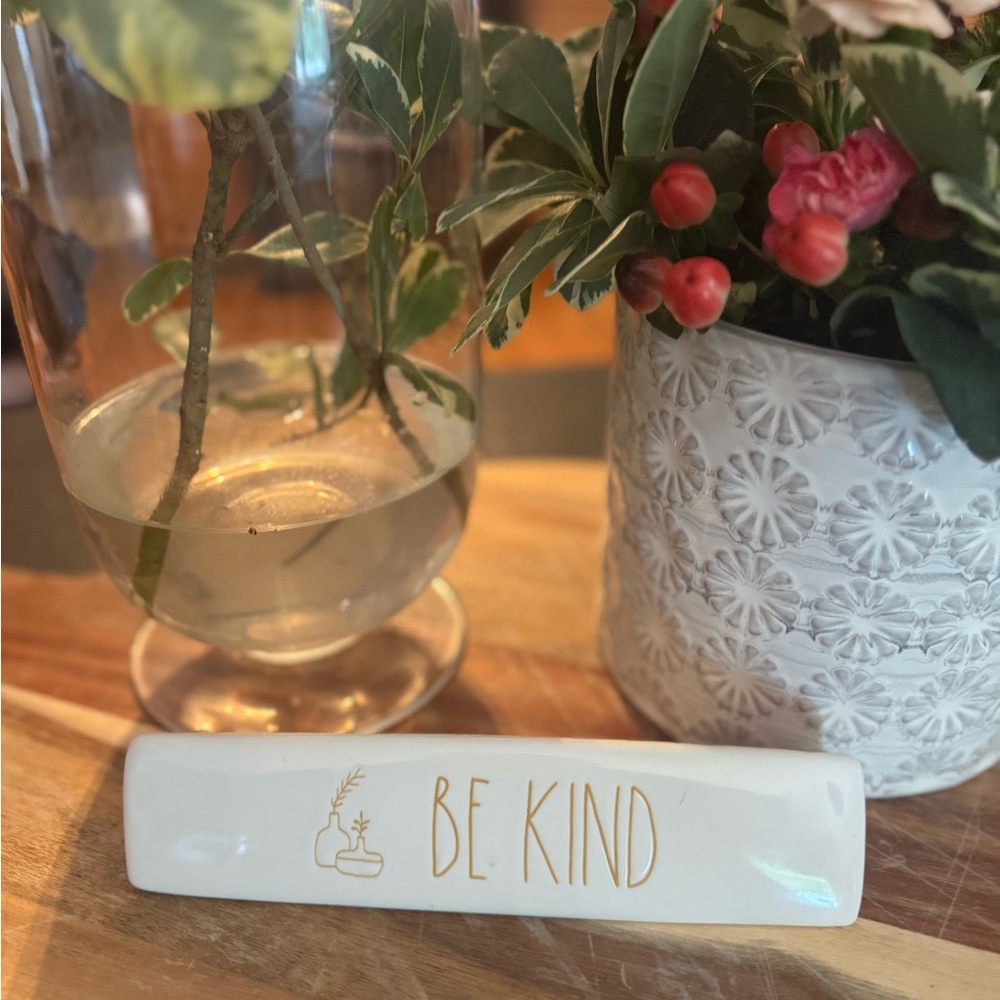 White Ceramic Rae Dunn 'Be Kind' Sign